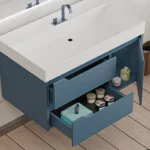 فولست روشویی کابینتی همراه با آینه و باکس کنار آن