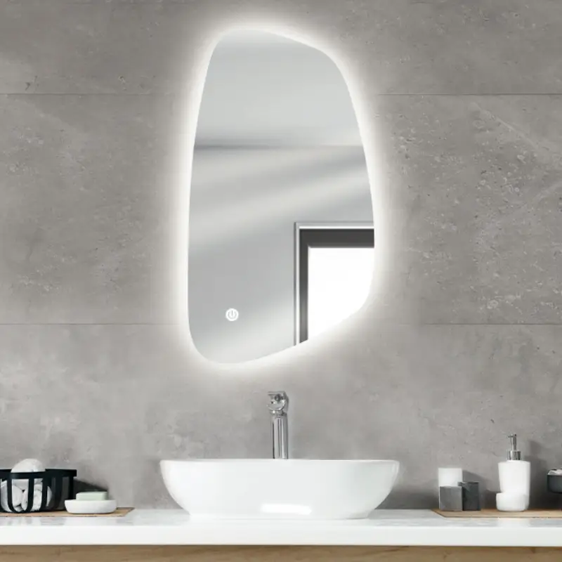 آینه دستشویی دفرمه بک لایت مدل form30 با نور پس‌زمینه سفید، مناسب برای روشویی