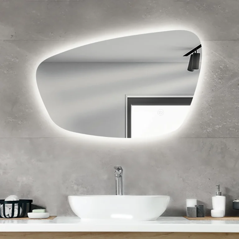 آینه دفرمه بک‌لایت مدل Form31 با نور پس‌زمینه LED مناسب حمام و سرویس بهداشتی